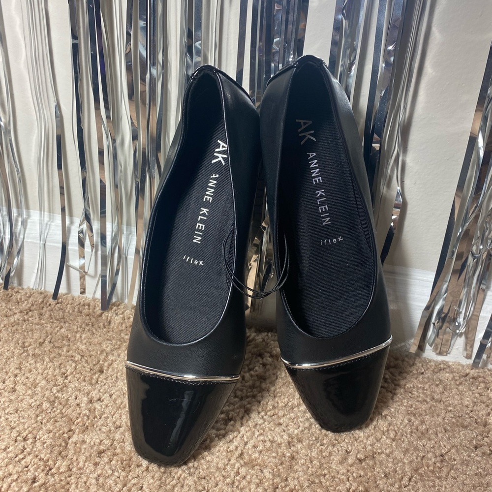 Anne Klein Black Wedge Heels Elegant and Sophisticated (Size 6M)